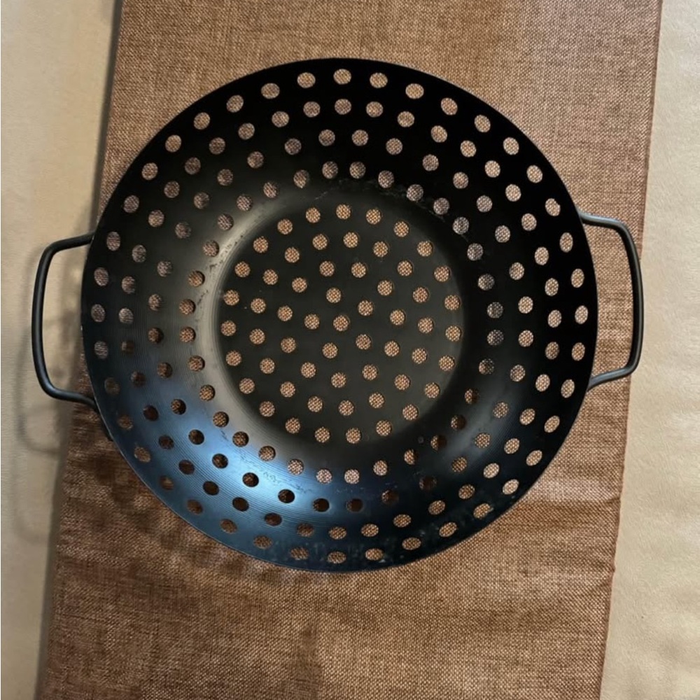 Outdoor barbecue nonstick round wok topper
